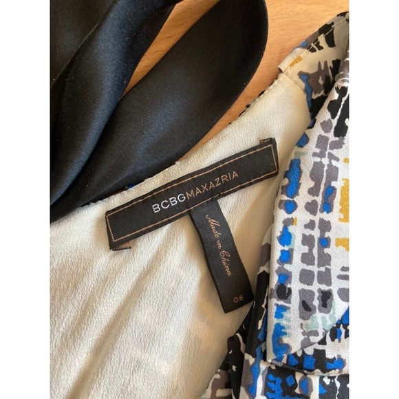 BCBG BowTie Embellished Beaded Empire Blue White Yellow Pleated Dress Size 6 a1 - Picture 8 of 12